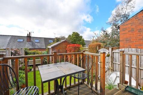 Decking/garden