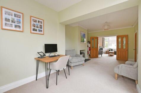Family Room / Living Room 