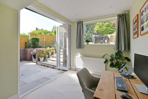 Family Room / Rear Garden