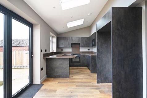 Open plan kitchen dining space