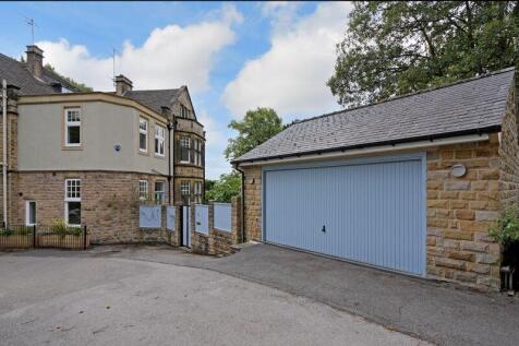 Double Garage 