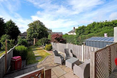 Rear enclosed garden