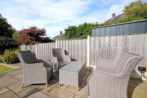 Rear enclosed garden