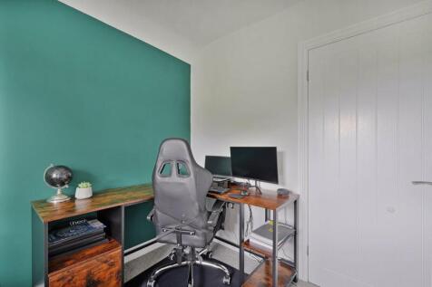 Bedroom / office space 