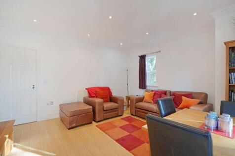 Open Plan Living / Dining 