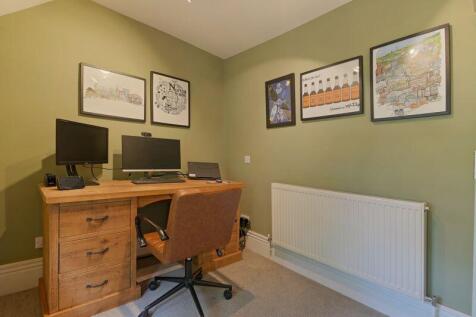 Bedroom 4 / Study