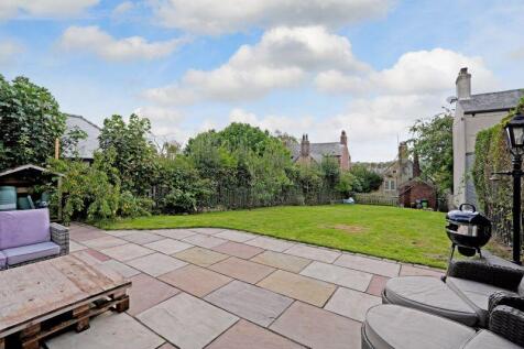 Patio &amp; Garden 