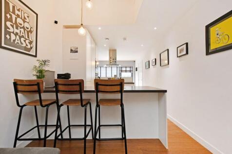 Open plan lounge kitchen 