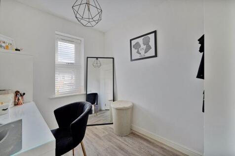 Bedroom 4 / Dressing Room 