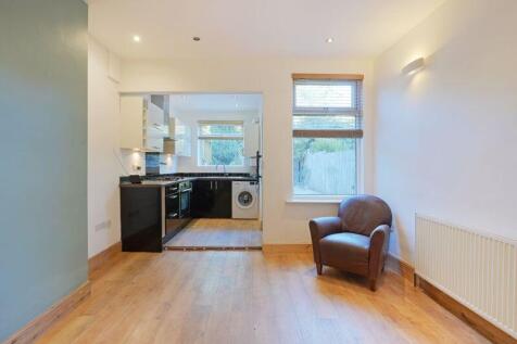 Open plan kitchen dining space