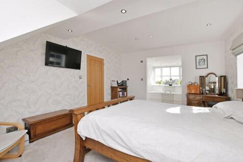 2nd Floor Double Bedroom 
