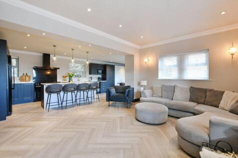 Open Plan Dining / Kitchen / Living