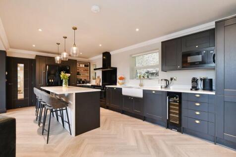Open Plan Dining / Kitchen / Living