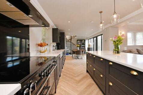 Open Plan Dining / Kitchen / Living