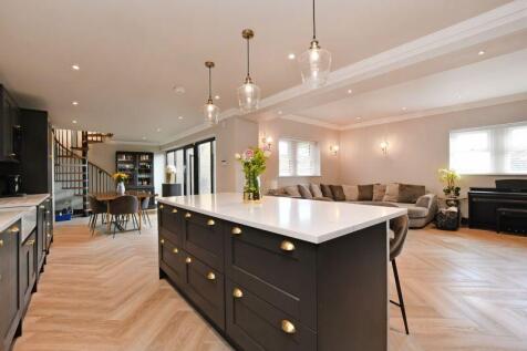 Open Plan Dining / Kitchen / Living