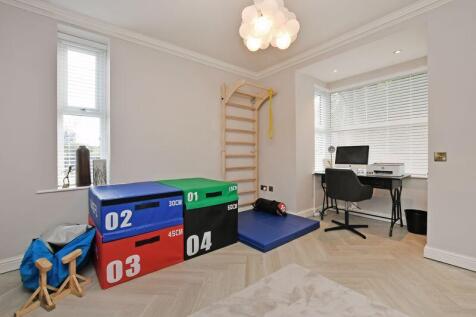 Dining / Play Room 