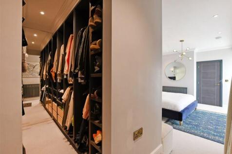 Walk in Wardrobe 