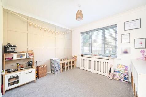 Dining / Play Room 