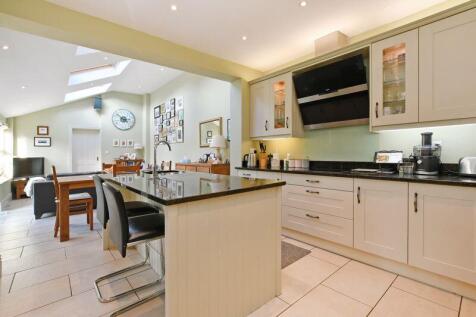 Open Plan Family Kitchen / Living