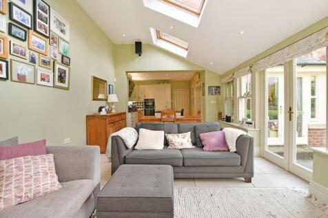 Open Plan Family Kitchen / Living