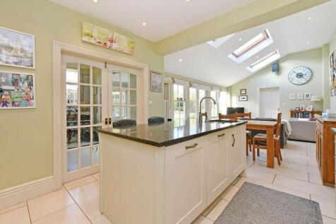 Open Plan Family Kitchen / Living