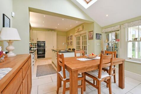 Open Plan Family Kitchen / Living