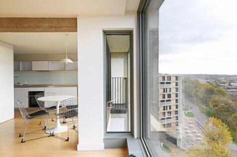 Feature Windows with Views