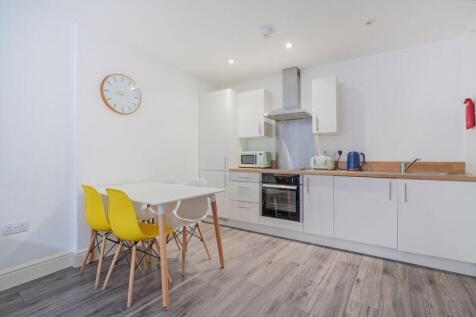 Dining area / kitchen