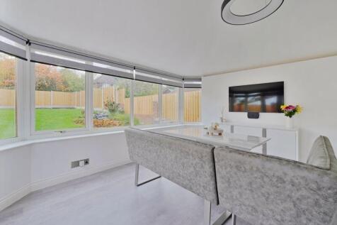 Garden / Dining Room