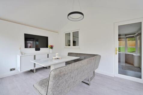 Garden / Dining Room