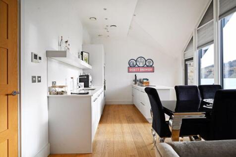 Open Plan Kitchen / Dining