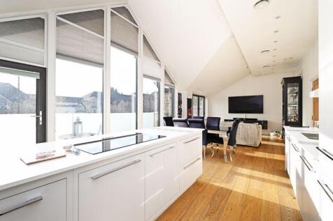 Open Plan Kitchen / Dining / Living 