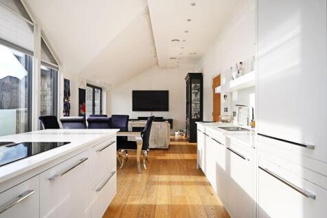 Open Plan Kitchen / Dining / Living 