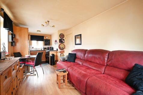 Open Plan Living / Dining / Kitchen 