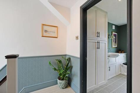 2nd Floor Landing 