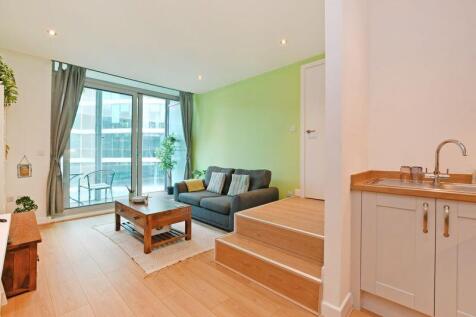 Living Room / Kitchen 