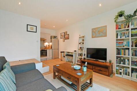 Living Room / Kitchen 