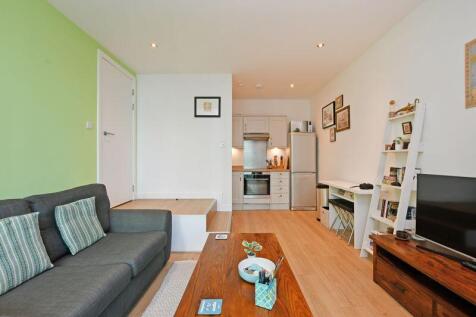 Living Room / Kitchen 