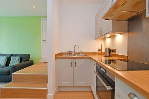 Living Room / Kitchen 