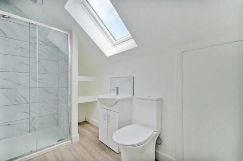 Attic En-Suite