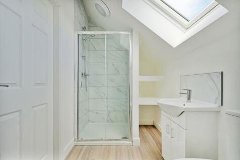 Attic En-Suite