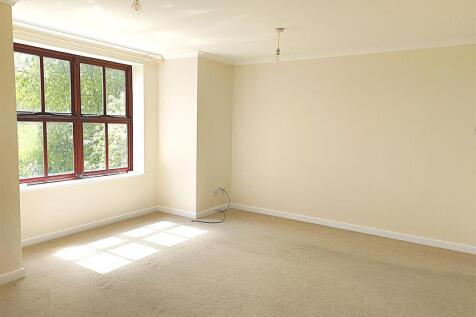 Living room..jpg