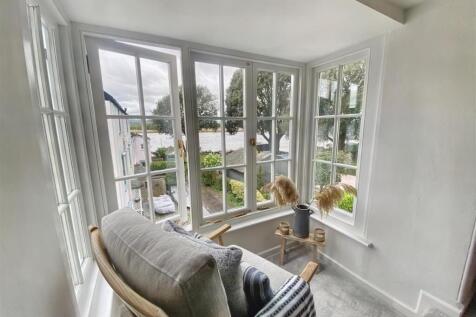 Bay Window