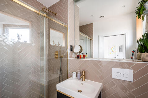 Andrews Rd 33 F504 - 24.jpg