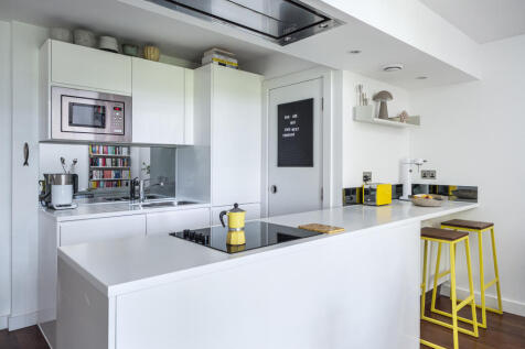 0-drew-house-1_54529974250_o (30).jpg