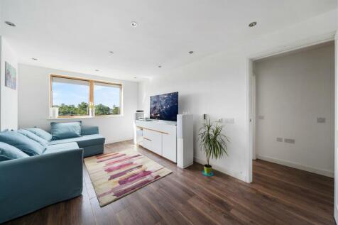 Flat 18, 70 Craven Park NW10 9AZ-6.jpg