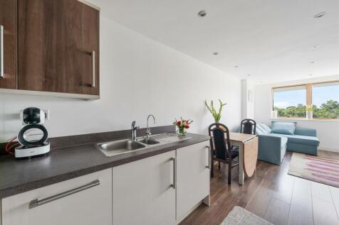 Flat 18, 70 Craven Park NW10 9AZ-5.jpg