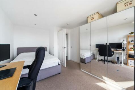 Flat 18, 70 Craven Park NW10 9AZ-10.jpg