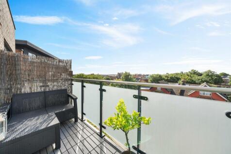 Flat 18, 70 Craven Park NW10 9AZ-11.jpg