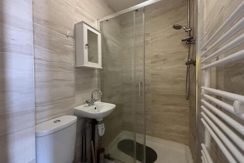 Shower Room.jpg